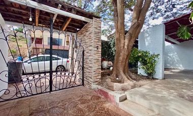 CASA MUY AMPLIA EN EL CERRO DEL TESORO