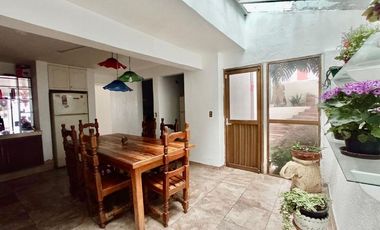 CASA MUY AMPLIA EN EL CERRO DEL TESORO