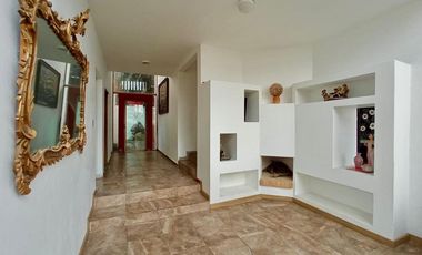 CASA MUY AMPLIA EN EL CERRO DEL TESORO