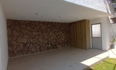 CASA PARA REMODELAR EN LADRON DE GUEVARA