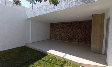 CASA PARA REMODELAR EN LADRON DE GUEVARA