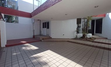 CASA PARA REMODELAR EN LADRON DE GUEVARA