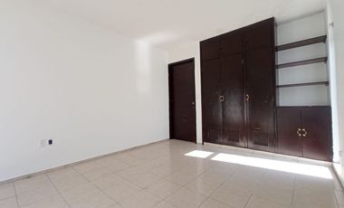 CASA PARA REMODELAR EN LADRON DE GUEVARA