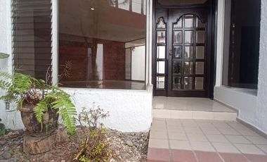 CASA PARA REMODELAR EN LADRON DE GUEVARA
