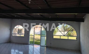 SE RENTA CASA, USO COMERCIAL / HABITACIONAL - (3)