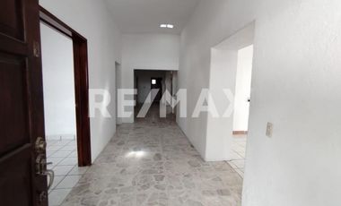 SE RENTA CASA, USO COMERCIAL / HABITACIONAL - (3)