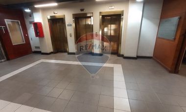 REBAJADO !! OFICINAS, AGUSTINAS CON BANDERA