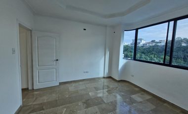 Alquiler departamento en Cdla. El Portón de Lomas de Urdesa. (LC)