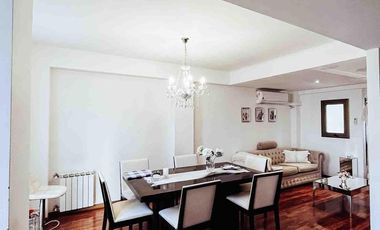 Departamento en venta - 2 Dormitorios 1 Baño - Cochera - 76Mts2 - La Plata