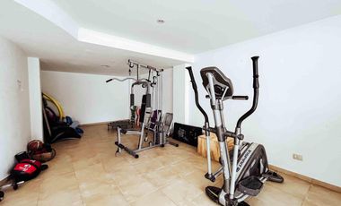 Departamento en venta - 2 Dormitorios 1 Baño - Cochera - 76Mts2 - La Plata
