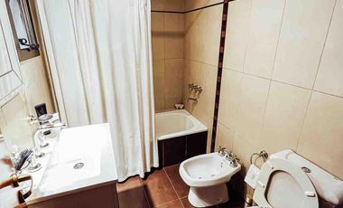Departamento en venta - 2 Dormitorios 1 Baño - Cochera - 76Mts2 - La Plata