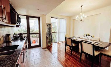 Departamento en venta - 2 Dormitorios 1 Baño - Cochera - 76Mts2 - La Plata
