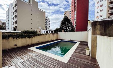 Departamento en venta - 2 Dormitorios 1 Baño - Cochera - 76Mts2 - La Plata