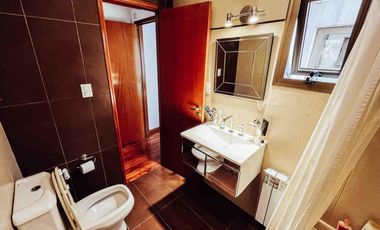Departamento en venta - 2 Dormitorios 1 Baño - Cochera - 76Mts2 - La Plata