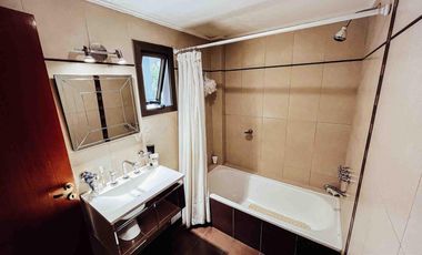 Departamento en venta - 2 Dormitorios 1 Baño - Cochera - 76Mts2 - La Plata