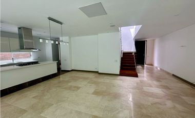 Casa en venta en san lucas, Parte alta de Envigado con Domótica