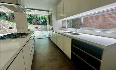 Casa en venta en san lucas, Parte alta de Envigado con Domótica