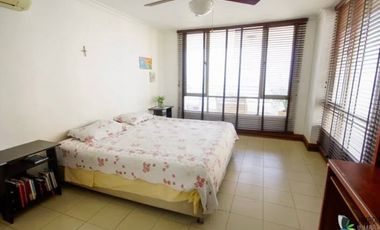 Apartamento vista al mar primera línea de playa  Rodadero Sur - 005 R