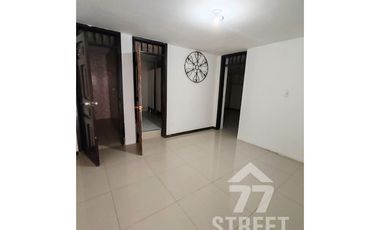 CASA EN CIUDAD JARDIN