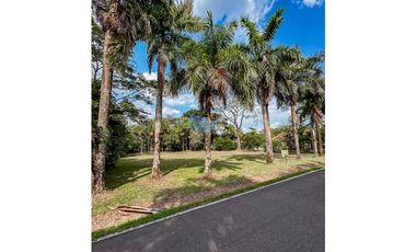 En Venta Lote Campestre en Condominio La Florida  (Vía Restrepo)