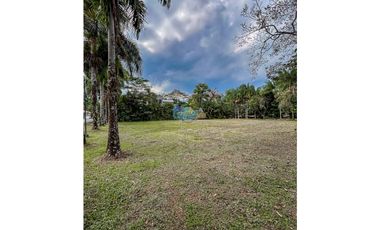 En Venta Lote Campestre en Condominio La Florida  (Vía Restrepo)