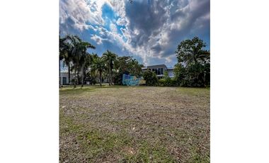 En Venta Lote Campestre en Condominio La Florida  (Vía Restrepo)