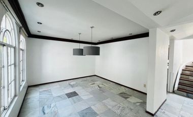 Casa Renta  Lomas del Río