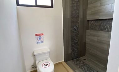 CASA EN VENTA CON RECAMARA EN PLANTA BAJA EN PRIVADA CUMBRES NOVO NORTE