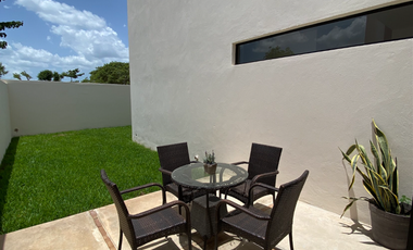 CASA EN VENTA CON RECAMARA EN PLANTA BAJA EN PRIVADA CUMBRES NOVO NORTE