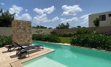 CASA EN VENTA CON RECAMARA EN PLANTA BAJA EN PRIVADA CUMBRES NOVO NORTE