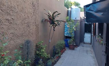 Casa en venta - 2 Dormitorios 2 Baños - Local - 334Mts2 - Burzaco