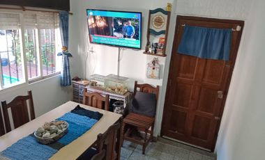 Casa en venta - 2 Dormitorios 2 Baños - Local - 334Mts2 - Burzaco