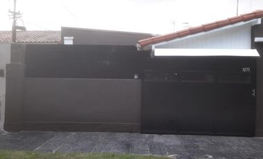 Casa en venta - 2 Dormitorios 2 Baños - Local - 334Mts2 - Burzaco