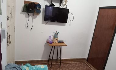 Casa en venta - 2 Dormitorios 2 Baños - Local - 334Mts2 - Burzaco