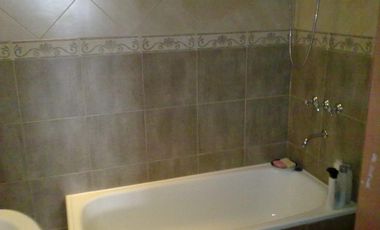 Casa en venta - 2 Dormitorios 2 Baños - Local - 334Mts2 - Burzaco