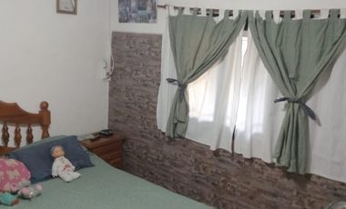 Casa en venta - 2 Dormitorios 2 Baños - Local - 334Mts2 - Burzaco