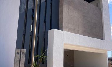 Casa en fraccionamiento residencial puerta de hierro