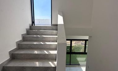 Casa en fraccionamiento residencial puerta de hierro