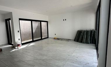 Casa en fraccionamiento residencial puerta de hierro
