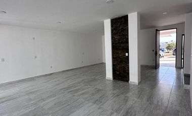 Casa en fraccionamiento residencial puerta de hierro