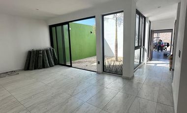 Casa en fraccionamiento residencial puerta de hierro