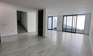 Casa en fraccionamiento residencial puerta de hierro