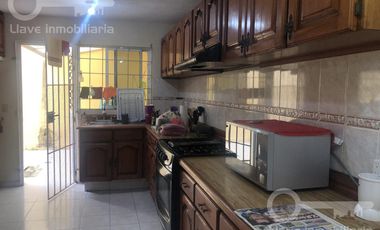 Casa en venta en Privada ubicada en calle Cuauhtémoc, Col. Gpe Victoria, Coatzacoalcos, Veracruz.