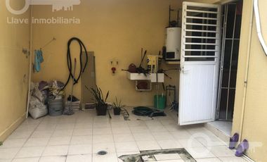 Casa en venta en Privada ubicada en calle Cuauhtémoc, Col. Gpe Victoria, Coatzacoalcos, Veracruz.