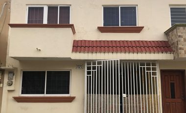 Casa en venta en Privada ubicada en calle Cuauhtémoc, Col. Gpe Victoria, Coatzacoalcos, Veracruz.
