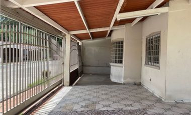 ALQUILO CASA ALTOS DE LAS PRADERAS DE SAN ANTONIO ESQUINA