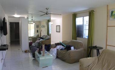 Se Alquila casa en Residencial Altos Valle Dorado Chorrera