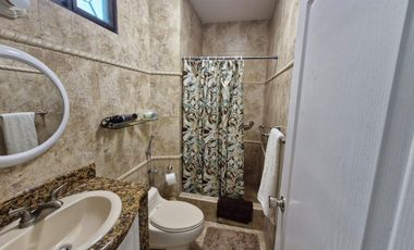 Alquiler de Suite Amoblada en Cdla. El Portón de Lomas de Urdesa. (LC)