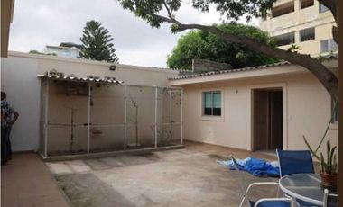 Amplia Casa en el Barrio el jardin Santa Marta