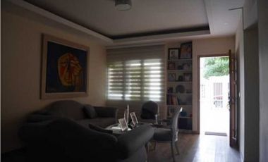 Amplia Casa en el Barrio el jardin Santa Marta